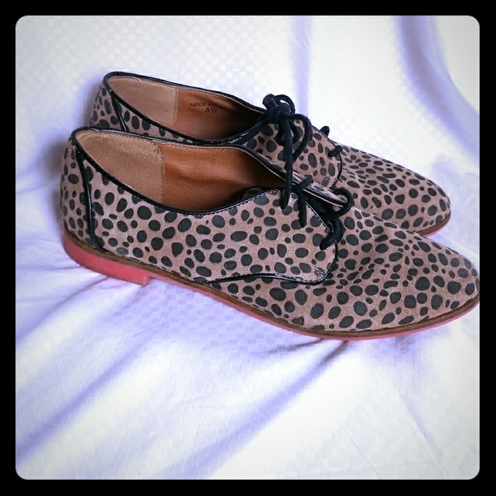 Cute patterned laced oxfords